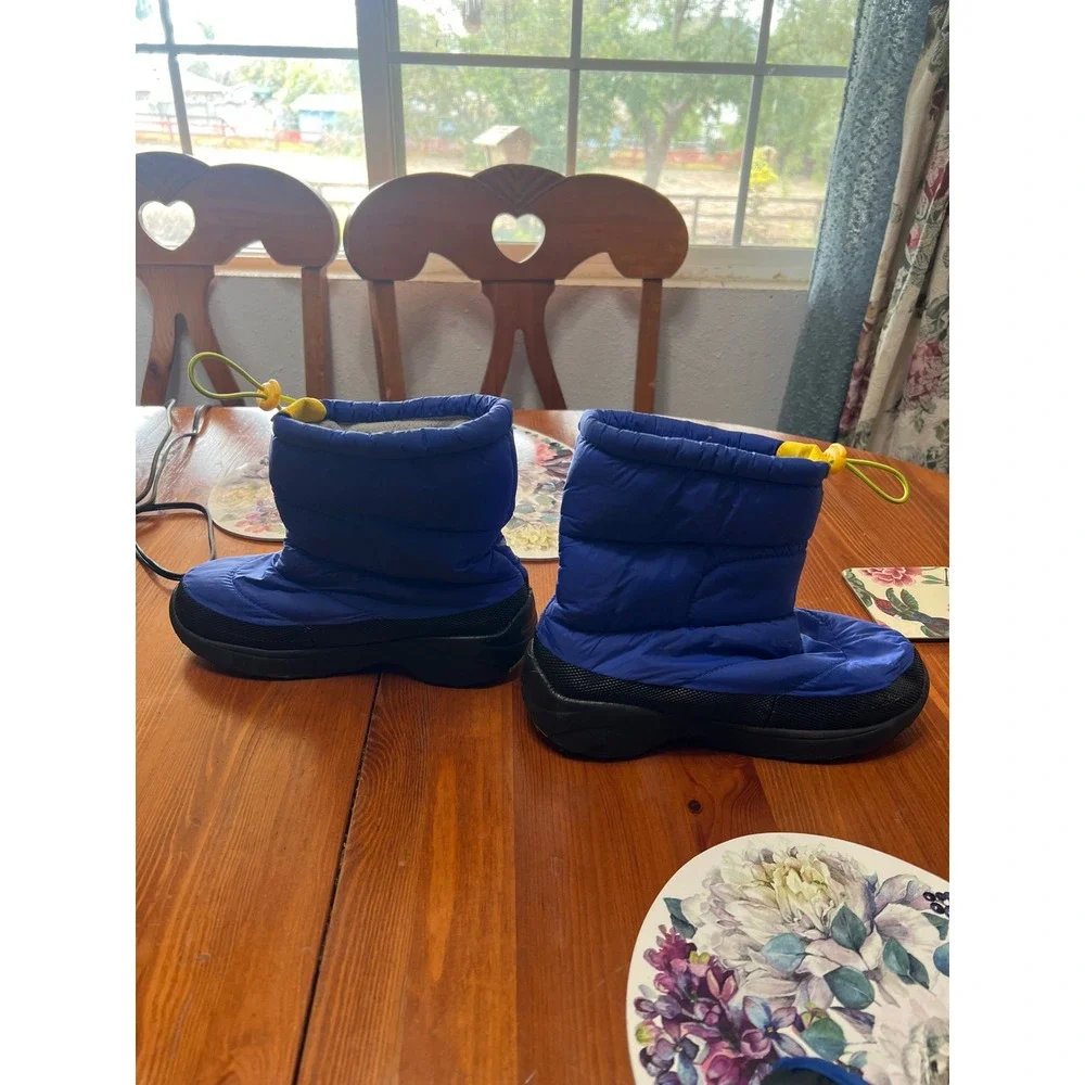 Royal Blue Puffer Snow Boots‎ 5 and Insulated Winter Gloves 8/10 Set Kids
